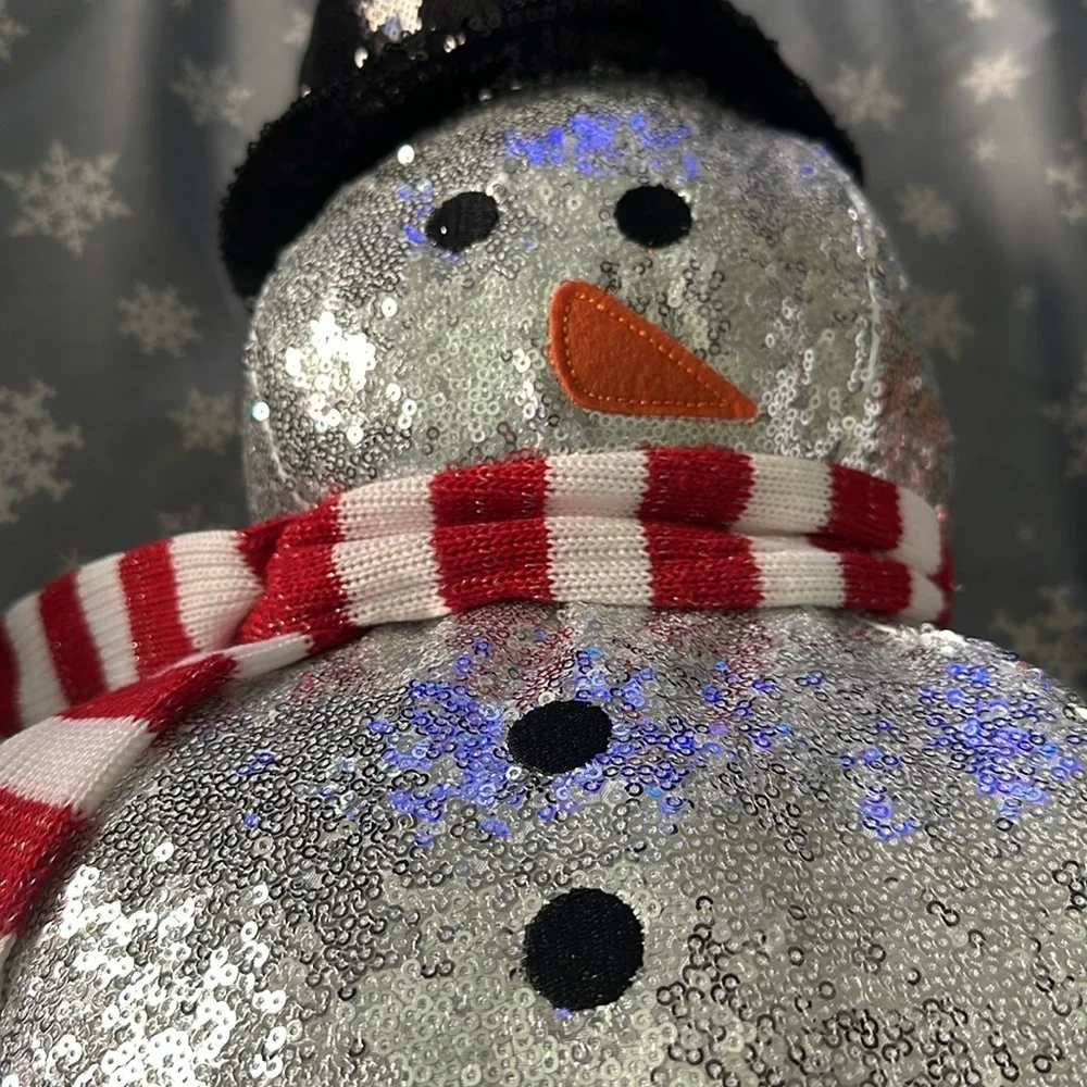 🎄⛄️ Isaac Mizrahi Snowman Plush Sequin Decorative Pillow